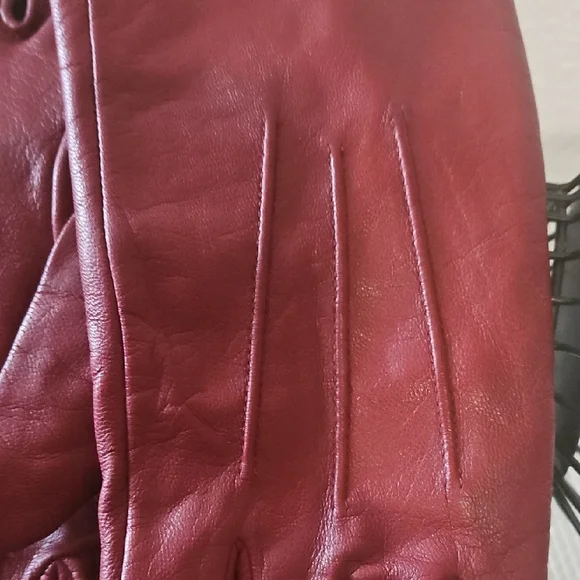 Isotoner Burgundy Genuine Leather Gloves Size L - Picture 2 of 11